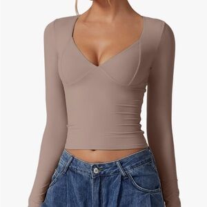 Long Sleeve V-Neck Fitted Crop Top in Taupe